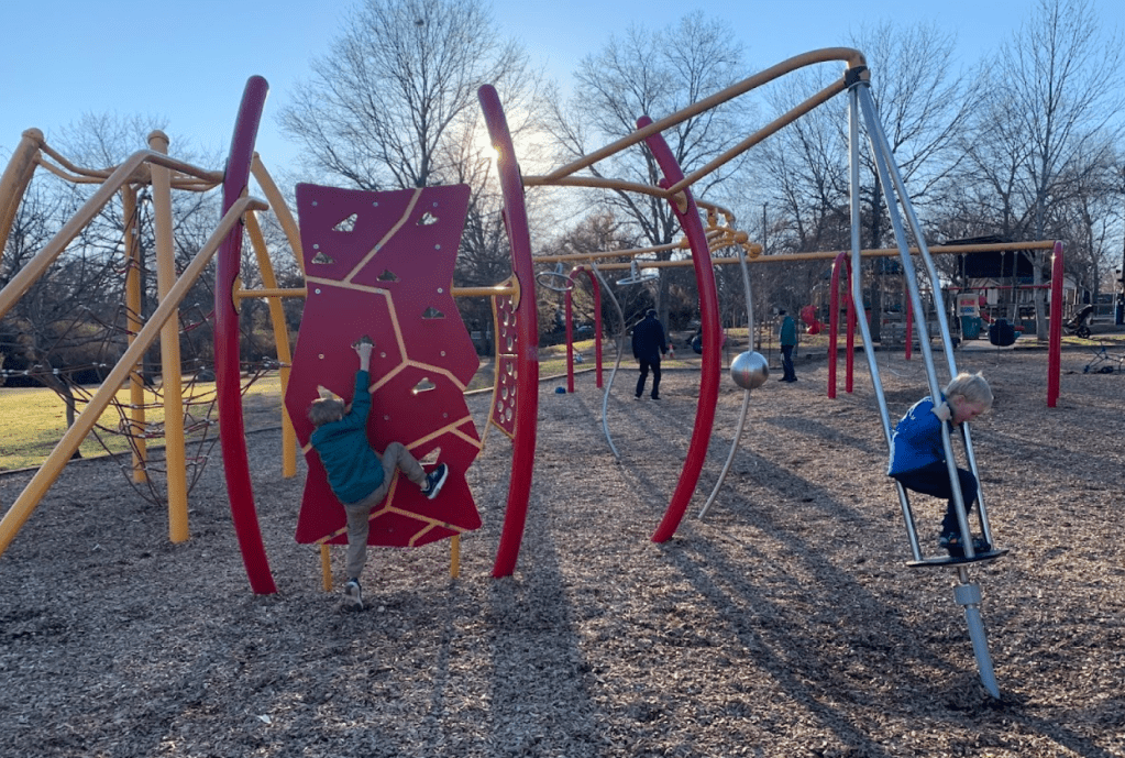 Woodmont Park: 4 Stars