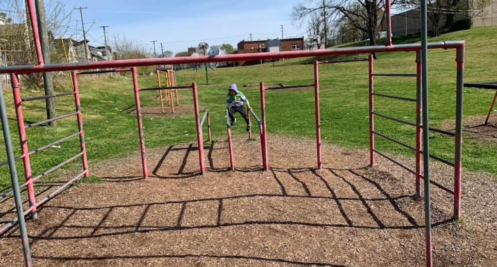Bonus School Playground: Fall-Hamilton Elementary: 4 stars
