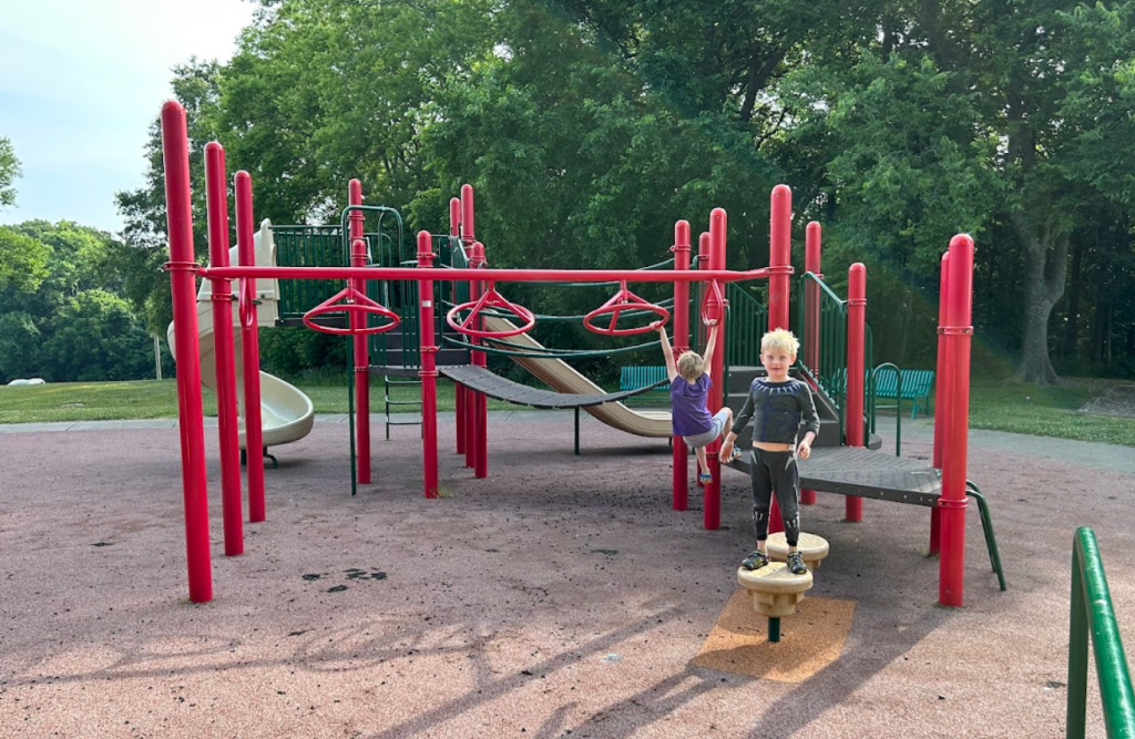 Cane Ridge Park Playground: 3 stars