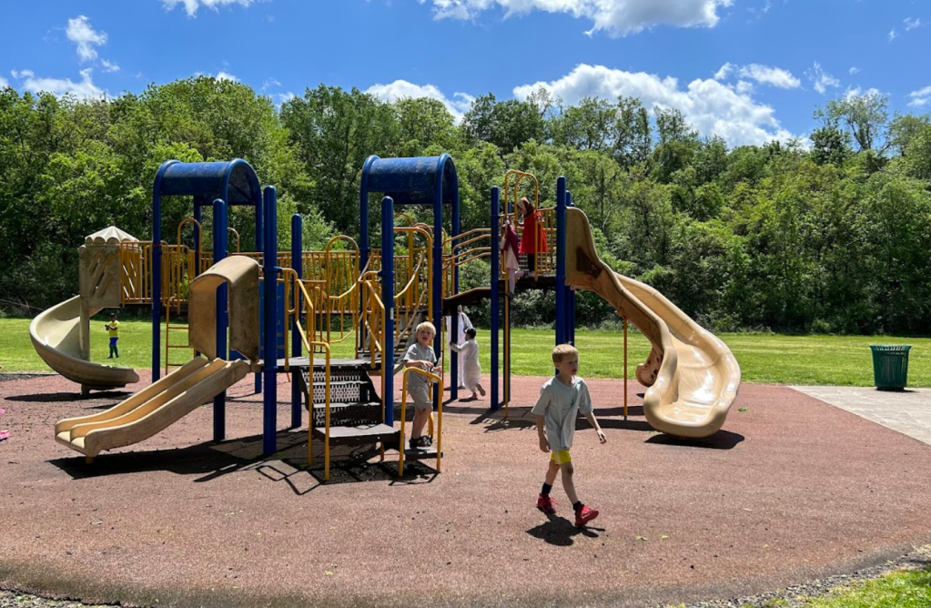Paragon Mills Park Playground: 3.5 stars