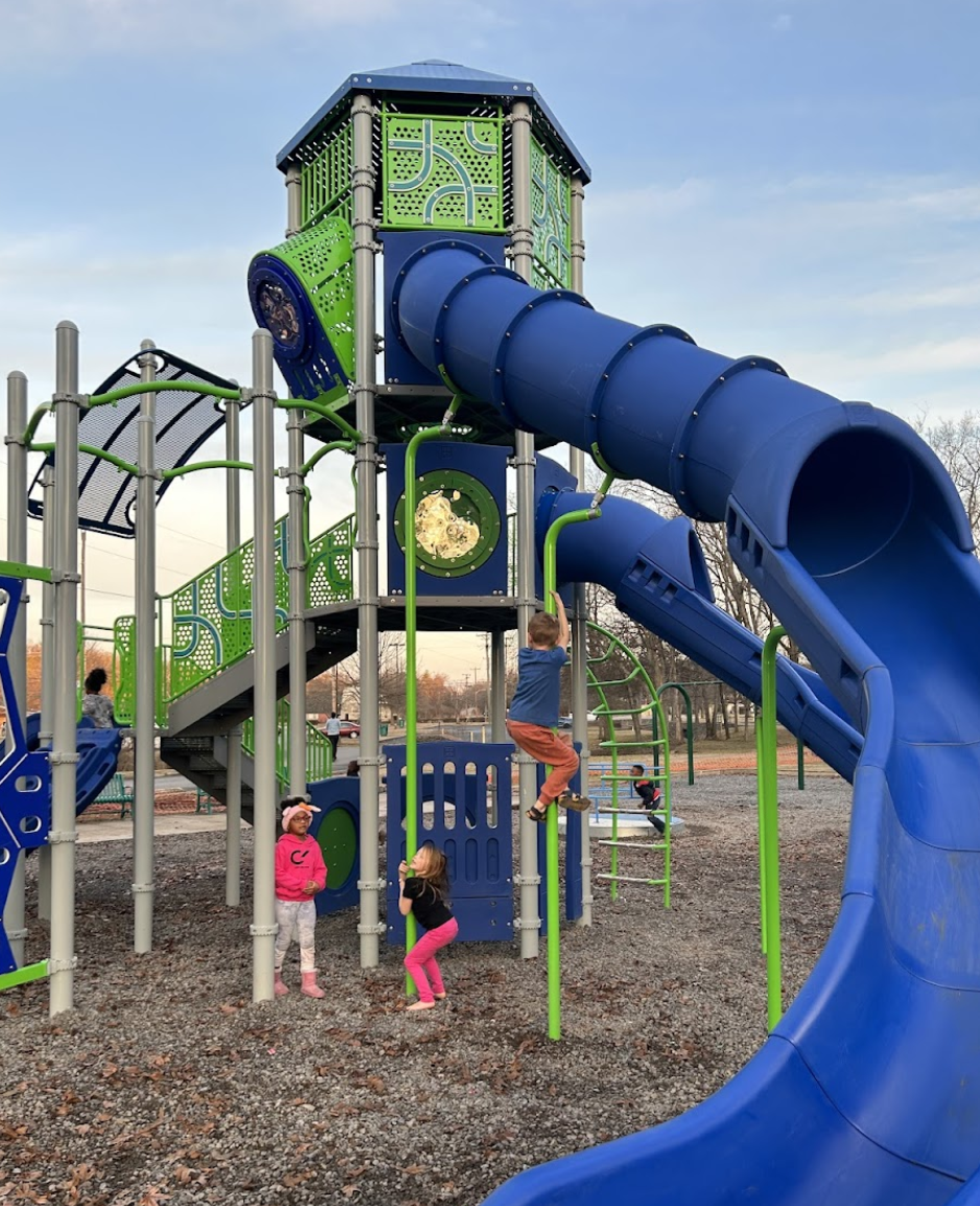 Bellevue Park / Red Caboose: 5 Stars